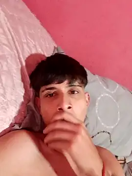 Snapshot of matiatr1112 chatting on November 29, 12:11 am matiatr1112 online show from November 29, 12:11 am