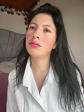 Snapshot of Mia_salinass chatting on June 12, 5:43 pm Mia salinass online show from June 12, 5:43 pm