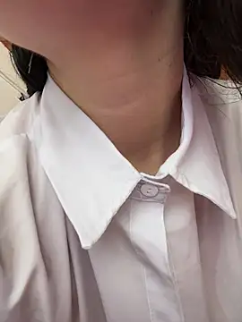 Mia salinass online show from February 26, 5:46 pm