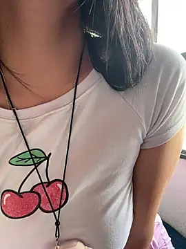 Mia salinass online show from February 10, 5:12 pm