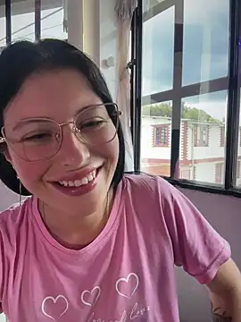 Mia salinass online show from April 21, 7:31 pm