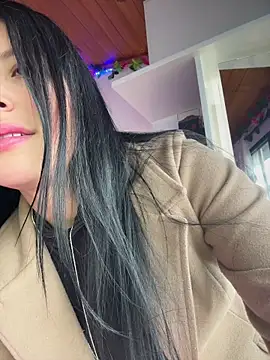 Mia salinass online show from May 29, 5:08 pm