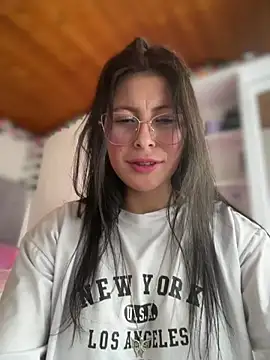 Mia salinass online show from March 23, 8:08 pm