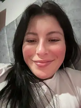 Mia salinass online show from May 9, 11:30 pm
