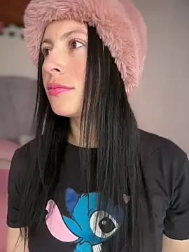 Mia salinass online show from April 5, 5:41 pm