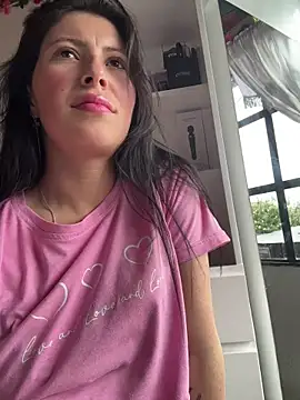 Mia salinass online show from March 7, 9:31 pm