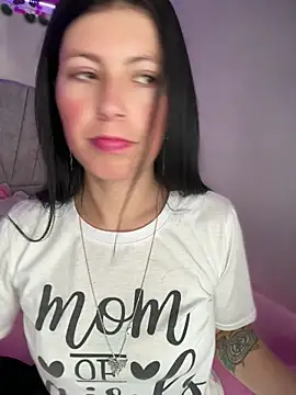 Mia salinass online show from April 9, 5:52 pm