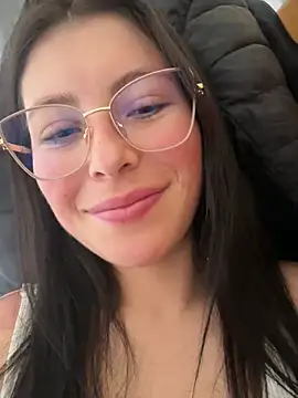 Mia salinass online show from March 19, 7:47 pm