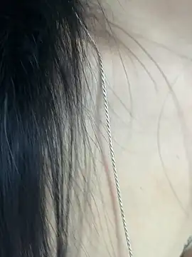 Mia salinass online show from May 26, 7:01 pm