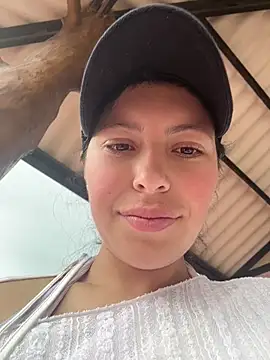 Snapshot of Mia_salinass chatting on July 5, 7:43 pm Mia salinass online show from July 5, 7:43 pm