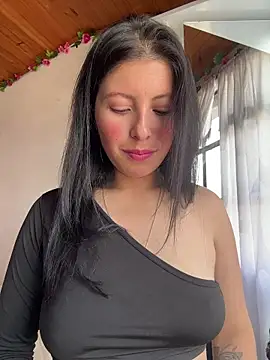 Mia salinass online show from February 6, 5:09 pm