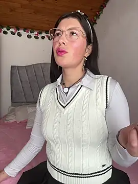 Snapshot of Mia_salinass chatting on November 13, 5:28 pm Mia salinass online show from November 13, 5:28 pm