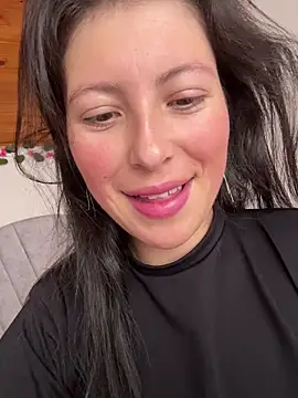 Mia salinass online show from December 4, 5:23 pm