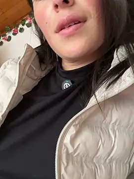 Snapshot of Mia_salinass chatting on November 12, 12:42 pm Mia salinass online show from November 12, 12:42 pm