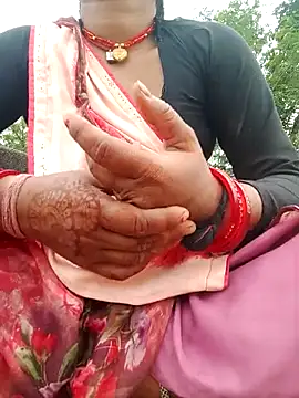Snapshot of Puja51 chatting on October 22, 10:58 am Puja51 online show from October 22, 10:58 am