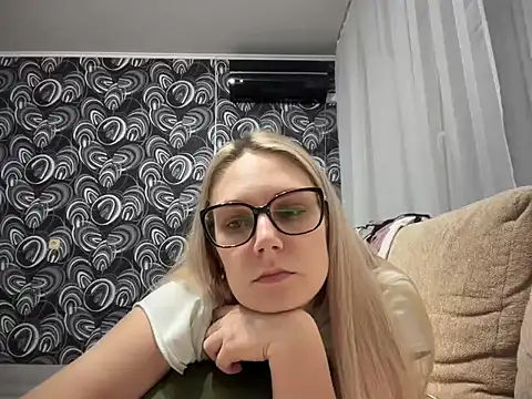 NikexPretty online show from November 2, 10:15 pm