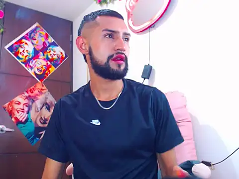 Snapshot of boybunnyerotic chatting on September 16, 1:45 pm boybunnyerotic online show from September 16, 1:45 pm