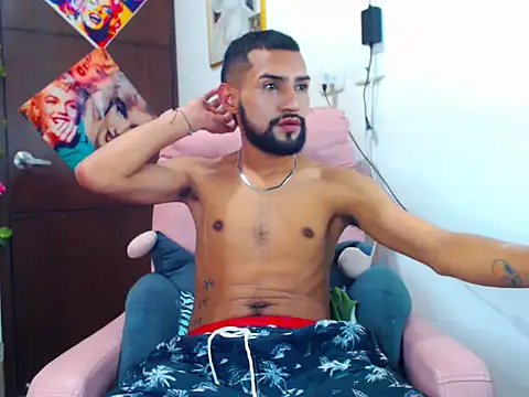 Snapshot of boybunnyerotic chatting on September 15, 11:16 pm boybunnyerotic online show from September 15, 11:16 pm