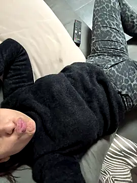 BabyLeopard online show from October 20, 5:46 pm