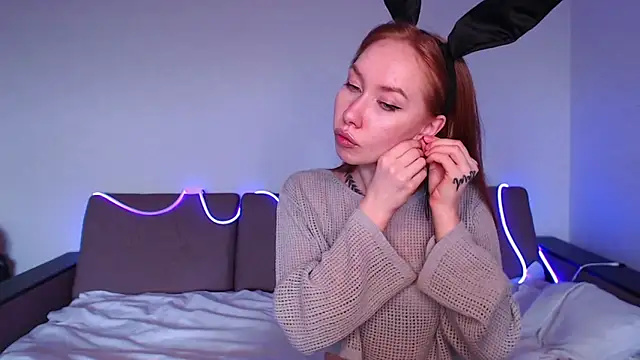 Mimi Red online show from April 30, 7:15 am