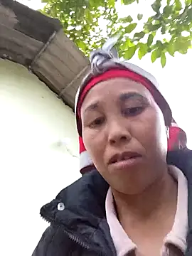 me-cute online show from November 25, 10:15 am