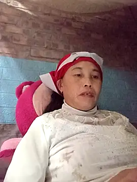 me-cute online show from November 13, 4:55 pm