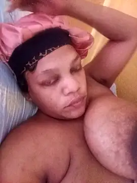 HappygalTheQueen online show from December 15, 2:56 pm