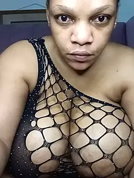 Snapshot of HappygalTheQueen chatting on May 21, 10:18 pm HappygalTheQueen online show from May 21, 10:18 pm