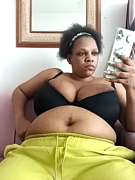 HappygalTheQueen online show from March 30, 11:01 am