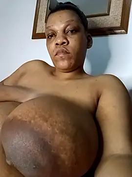 HappygalTheQueen online show from March 29, 12:01 am