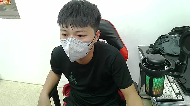 zhu000000 online show from November 11, 7:14 am