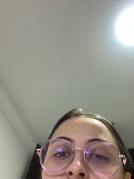 SarahCastro1  online show from May 12, 10:38 pm