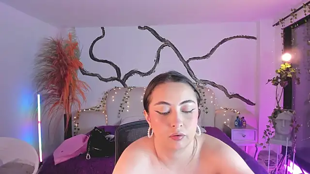SarahCastro1  online show from October 13, 4:14 am