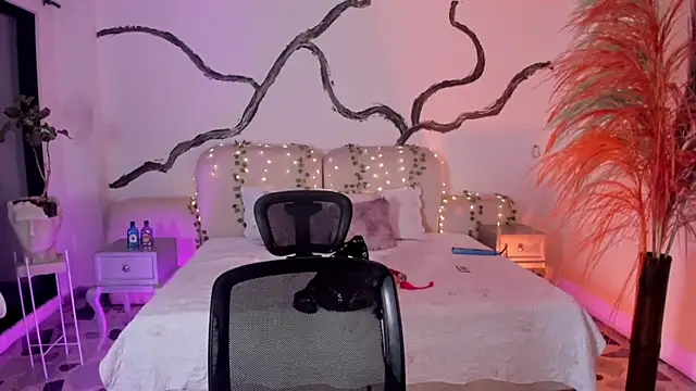 SarahCastro1  online show from September 29, 4:30 am