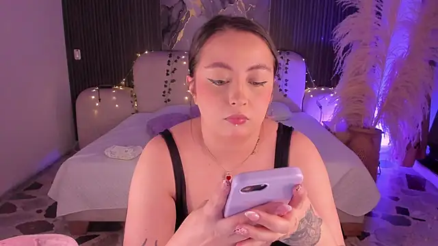 SarahCastro1  online show from March 25, 4:34 am