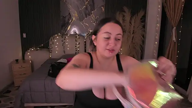 SarahCastro1  online show from April 3, 3:35 am