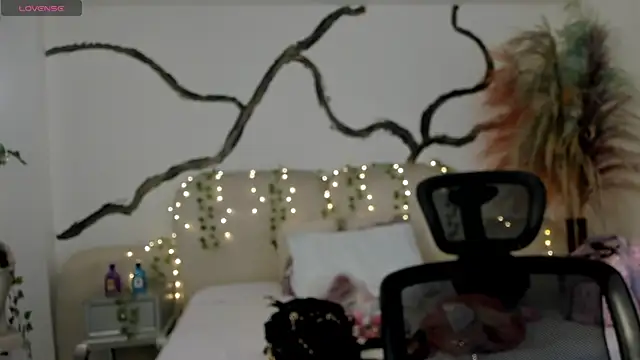 SarahCastro1  online show from October 11, 5:19 am