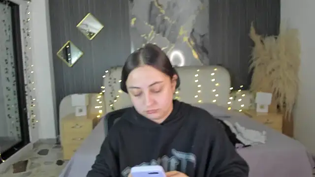 SarahCastro1  online show from February 19, 4:09 am