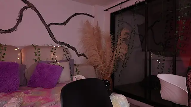 Snapshot of SarahCastro1_ chatting on December 14, 5:02 am SarahCastro1 online show from December 14, 5:02 am