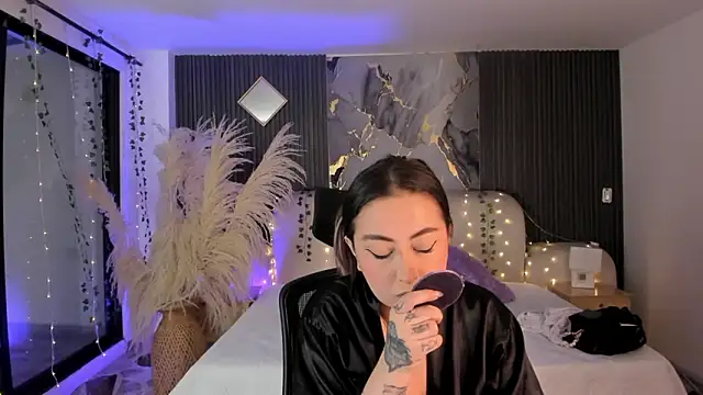 SarahCastro1  online show from February 15, 4:46 am