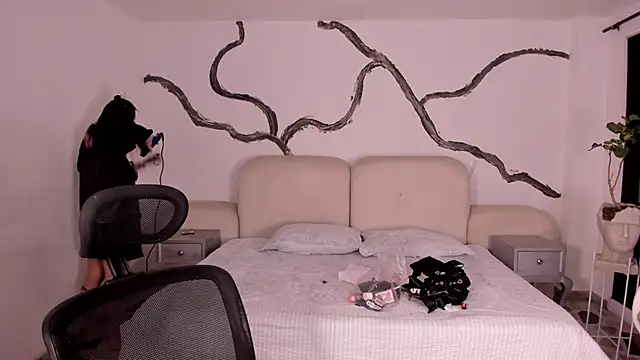 SarahCastro1  online show from September 22, 3:23 am