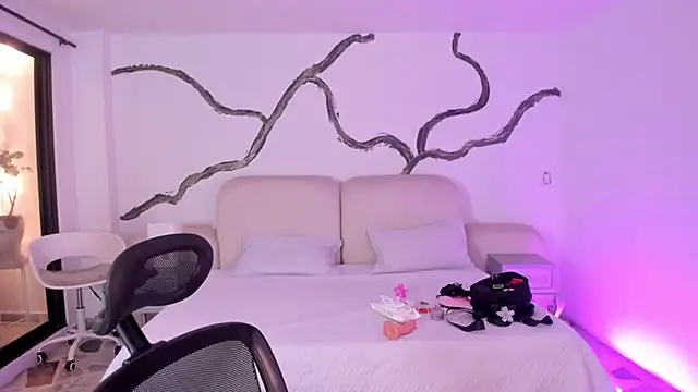 SarahCastro1  online show from September 9, 4:44 am