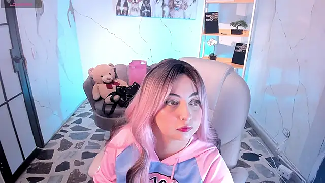 Snapshot of SarahCastro1_ chatting on October 22, 4:45 am SarahCastro1 online show from October 22, 4:45 am