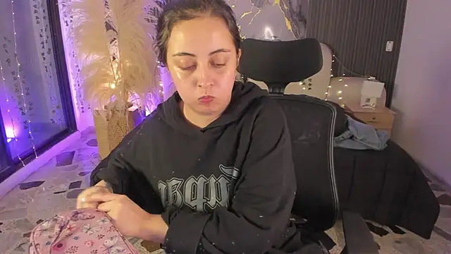 SarahCastro1  online show from February 26, 4:12 am