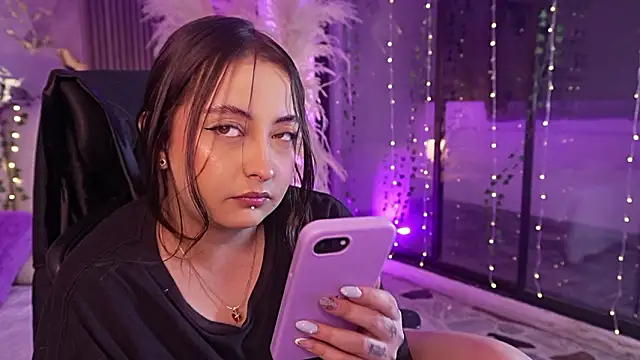 SarahCastro1  online show from March 2, 5:08 am