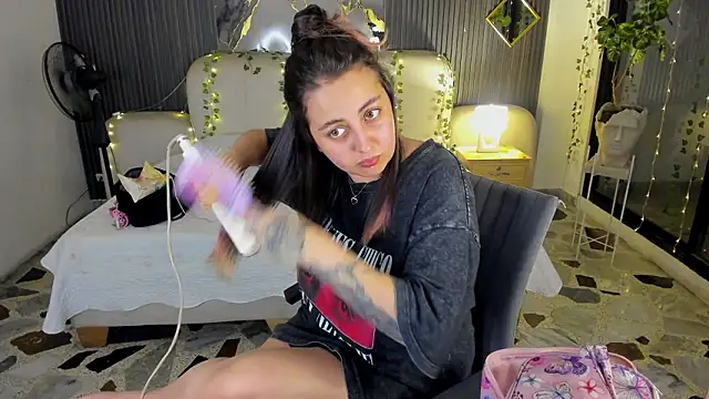 SarahCastro1  online show from March 5, 4:09 am