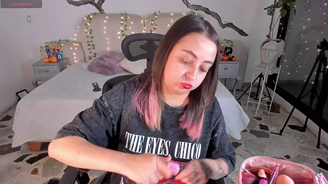 Snapshot of SarahCastro1_ chatting on October 28, 4:24 am SarahCastro1 online show from October 28, 4:24 am