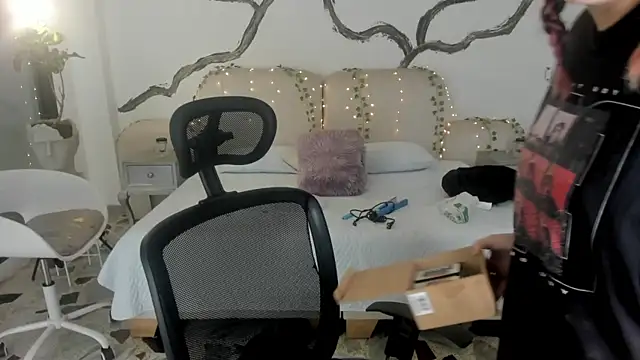 Snapshot of SarahCastro1_ chatting on November 7, 4:06 am SarahCastro1 online show from November 7, 4:06 am