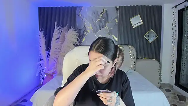 SarahCastro1  online show from January 10, 4:19 am