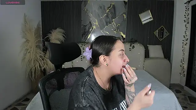 SarahCastro1  online show from January 11, 3:24 am